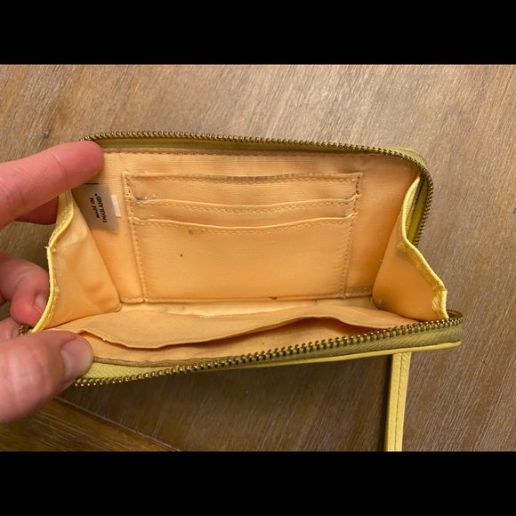 Coach wristlet yellow - Picture 2 of 2